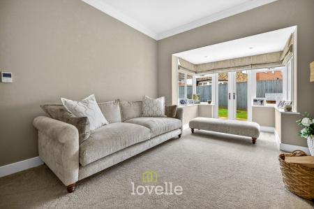 4 bedroom Semi-detached house for sale in Mellor Way, New Waltham, DN36