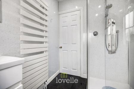 3 bedroom Semi-detached house for sale in Queen Mary Avenue, Cleethorpes, DN35