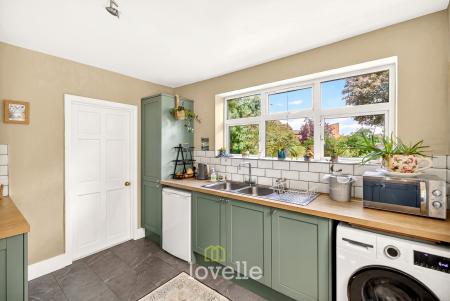 3 bedroom Semi-detached house for sale in Davenport Drive, Cleethorpes, DN35
