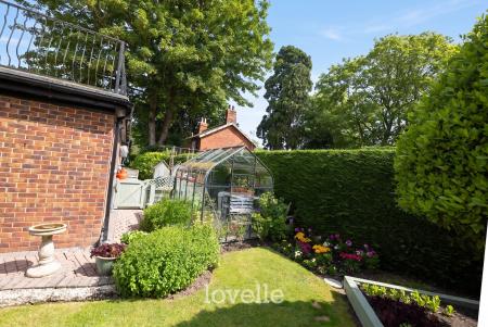 4 bedroom Detached house for sale in Main Street, Fulstow, LN11