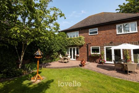 4 bedroom Detached house for sale in Main Street, Fulstow, LN11