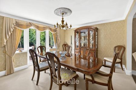 4 bedroom Detached house for sale in Main Street, Fulstow, LN11