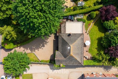 4 bedroom Detached house for sale in Main Street, Fulstow, LN11