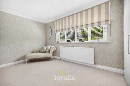 4 bedroom Detached house for sale in Main Street, Fulstow, LN11