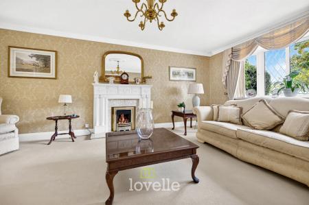 4 bedroom Detached house for sale in Main Street, Fulstow, LN11