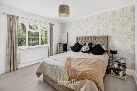 4 bedroom Detached bungalow for sale in Humberston Avenue, Humberston, DN36