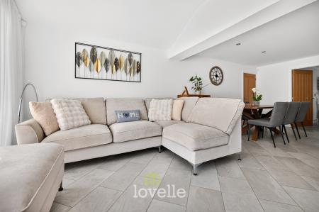 4 bedroom Detached house for sale in Molinari Avenue, Tetney, DN36