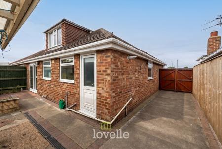 4 bedroom Semi-detached bungalow for sale in St Mathews Road, Humberston, DN36
