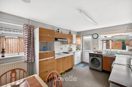 4 bedroom Semi-detached bungalow for sale in St Mathews Road, Humberston, DN36