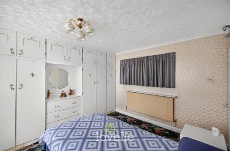 4 bedroom Semi-detached bungalow for sale in St Mathews Road, Humberston, DN36