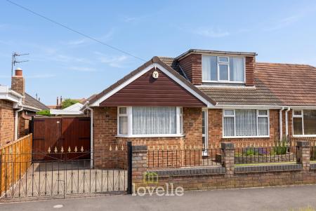 4 bedroom Semi-detached bungalow for sale in St Mathews Road, Humberston, DN36