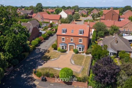 6 bedroom Detached house for sale in Church View, Tetney, DN36