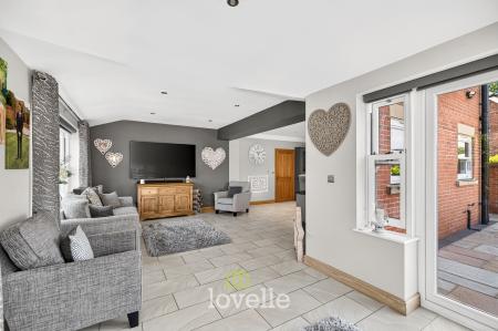 6 bedroom Detached house for sale in Church View, Tetney, DN36