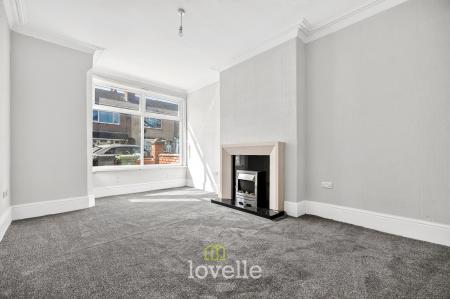 3 bedroom Semi-detached house for sale in Elliston Street, Cleethorpes, DN35