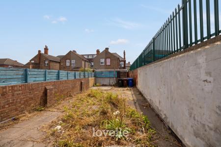 3 bedroom Semi-detached house for sale in Elliston Street, Cleethorpes, DN35