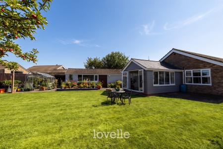 3 bedroom Detached bungalow for sale in Mayfair Court, Cleethorpes, DN35