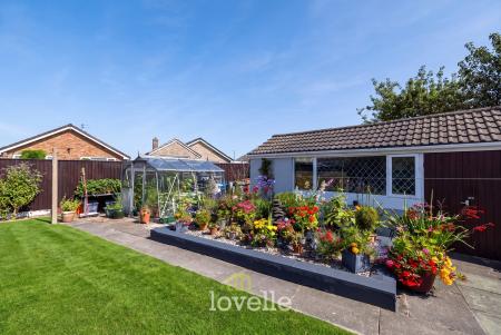 3 bedroom Detached bungalow for sale in Mayfair Court, Cleethorpes, DN35