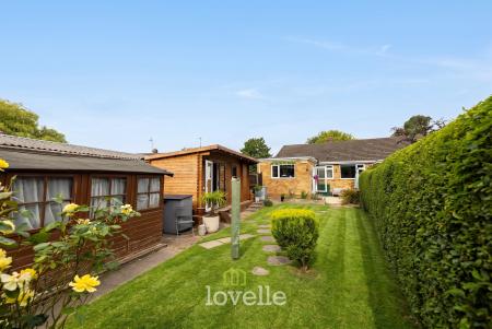 2 bedroom Semi-detached bungalow for sale in Fleetway, North Cotes, DN36