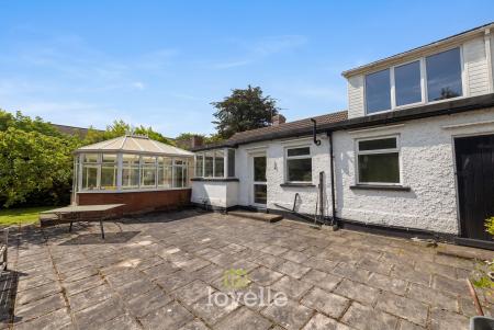 3 bedroom Detached bungalow for sale in Humberston Avenue, Humberston, DN36