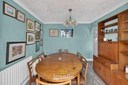 3 bedroom Detached bungalow for sale in Humberston Avenue, Humberston, DN36