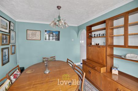 3 bedroom Detached bungalow for sale in Humberston Avenue, Humberston, DN36