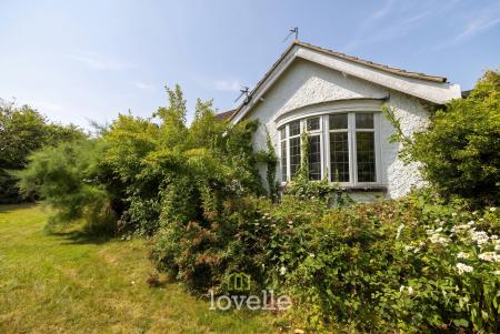3 bedroom Detached bungalow for sale in Humberston Avenue, Humberston, DN36