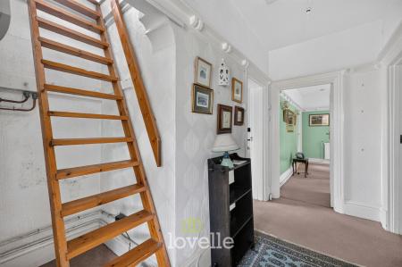3 bedroom Detached bungalow for sale in Humberston Avenue, Humberston, DN36