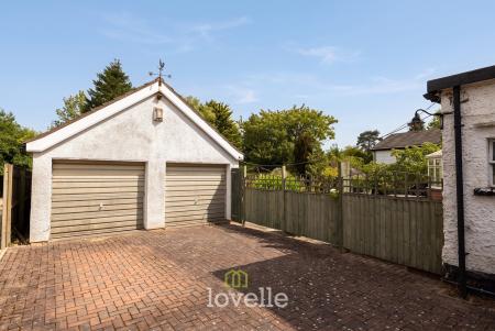 3 bedroom Detached bungalow for sale in Humberston Avenue, Humberston, DN36