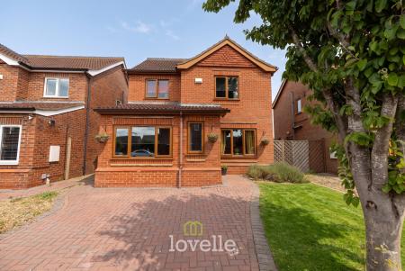3 bedroom Detached house for sale in Swaby Close, Marshchapel, DN36