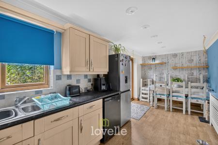 3 bedroom Detached house for sale in Swaby Close, Marshchapel, DN36