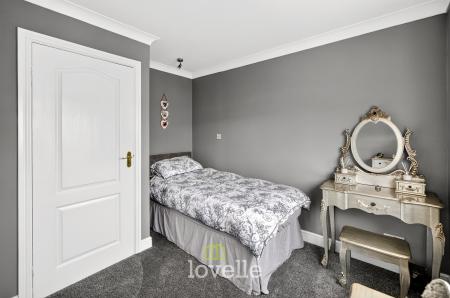 4 bedroom Detached house for sale in Tintagel Way, New Waltham, DN36