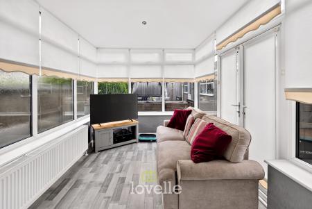 4 bedroom Semi-detached house for sale in Queen Mary Avenue, Cleethorpes, DN35