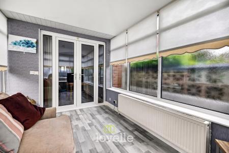 4 bedroom Semi-detached house for sale in Queen Mary Avenue, Cleethorpes, DN35