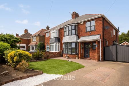 4 bedroom Semi-detached house for sale in Queen Mary Avenue, Cleethorpes, DN35