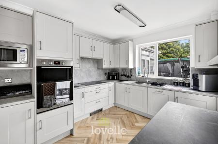 4 bedroom Semi-detached house for sale in Queen Mary Avenue, Cleethorpes, DN35