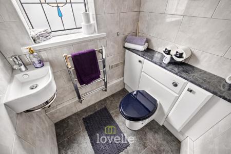 4 bedroom Semi-detached house for sale in Queen Mary Avenue, Cleethorpes, DN35
