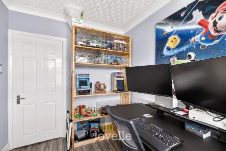 4 bedroom Semi-detached house for sale in Queen Mary Avenue, Cleethorpes, DN35