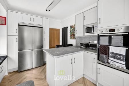 4 bedroom Semi-detached house for sale in Queen Mary Avenue, Cleethorpes, DN35