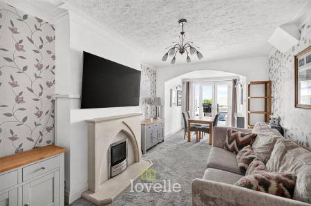4 bedroom Semi-detached house for sale in Queen Mary Avenue, Cleethorpes, DN35