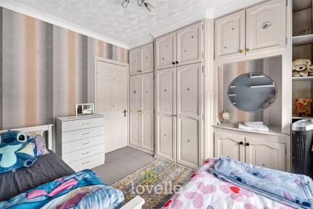 4 bedroom Semi-detached house for sale in Queen Mary Avenue, Cleethorpes, DN35