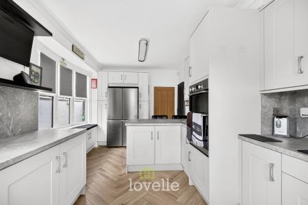 4 bedroom Semi-detached house for sale in Queen Mary Avenue, Cleethorpes, DN35