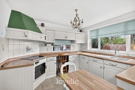 3 bedroom Semi-detached house for sale in Weelsby View, New Waltham, DN36
