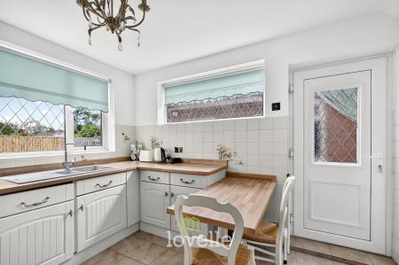 3 bedroom Semi-detached house for sale in Weelsby View, New Waltham, DN36