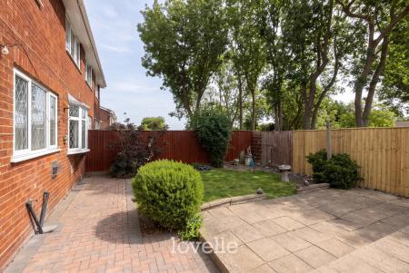 3 bedroom Semi-detached house for sale in Weelsby View, New Waltham, DN36