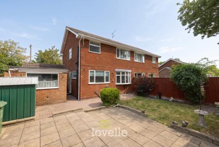 3 bedroom Semi-detached house for sale in Weelsby View, New Waltham, DN36