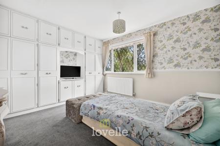 3 bedroom Semi-detached house for sale in Weelsby View, New Waltham, DN36