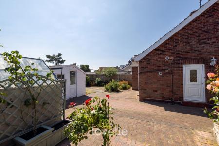 2 bedroom Detached bungalow for sale in Derwent Drive, Humberston, DN36