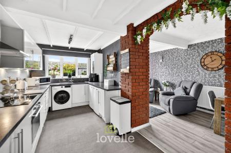 3 bedroom Semi-detached house for sale in Inghams Road, Tetney, DN36