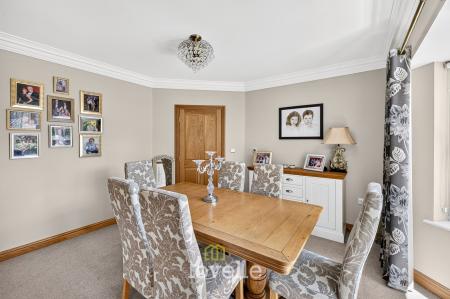 6 bedroom Detached house for sale in Church View, Tetney, DN36