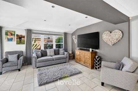 6 bedroom Detached house for sale in Church View, Tetney, DN36